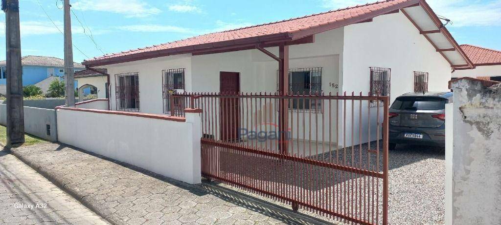 Casa à venda com 2 quartos, 182m² - Foto 1