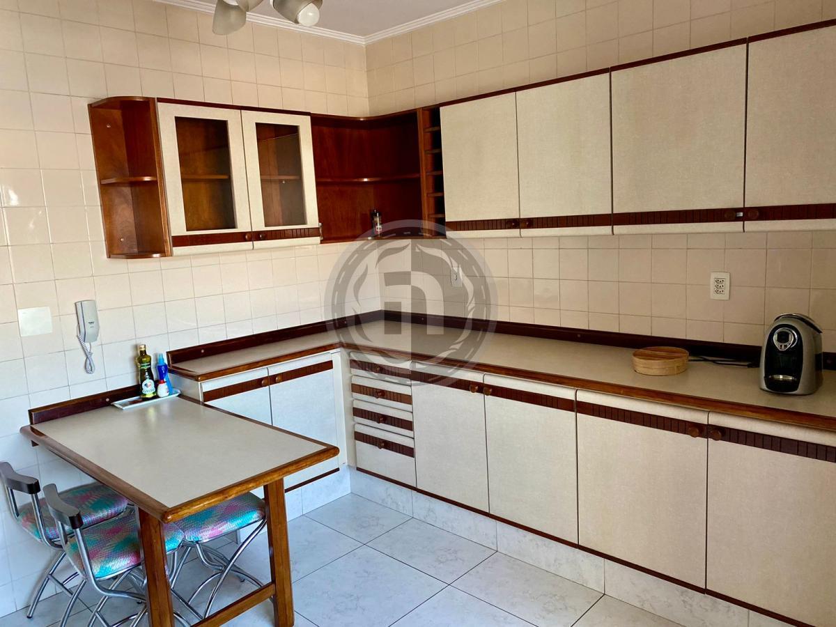 Apartamento à venda com 3 quartos, 200m² - Foto 14