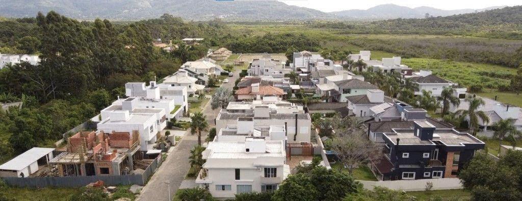 Casa de Condomínio à venda com 3 quartos, 210m² - Foto 31