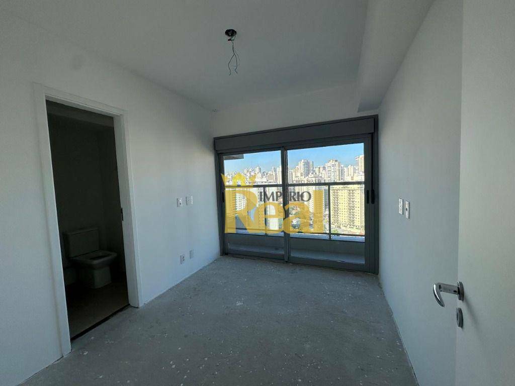 Apartamento à venda com 3 quartos, 184m² - Foto 4