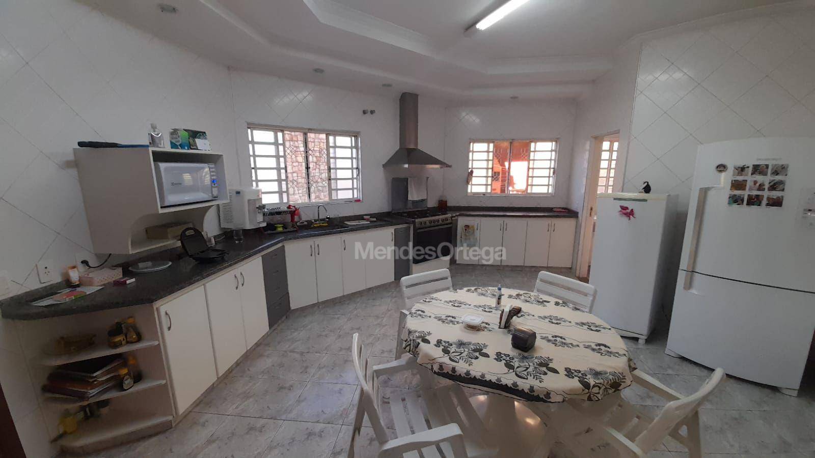 Casa à venda com 4 quartos, 360m² - Foto 29