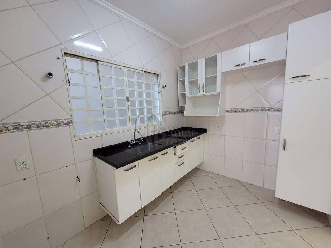 Casa de Condomínio para alugar com 3 quartos, 124m² - Foto 6