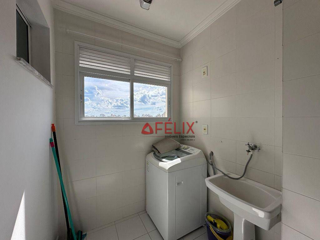 Apartamento para alugar com 2 quartos, 80m² - Foto 12