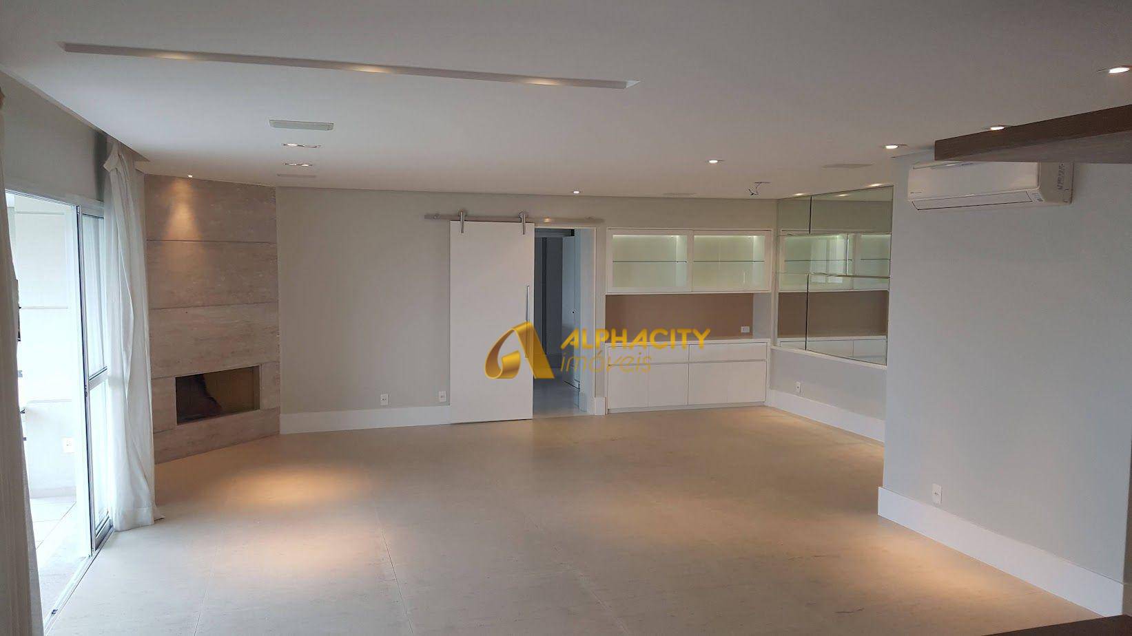 Apartamento para alugar com 3 quartos, 202m² - Foto 35