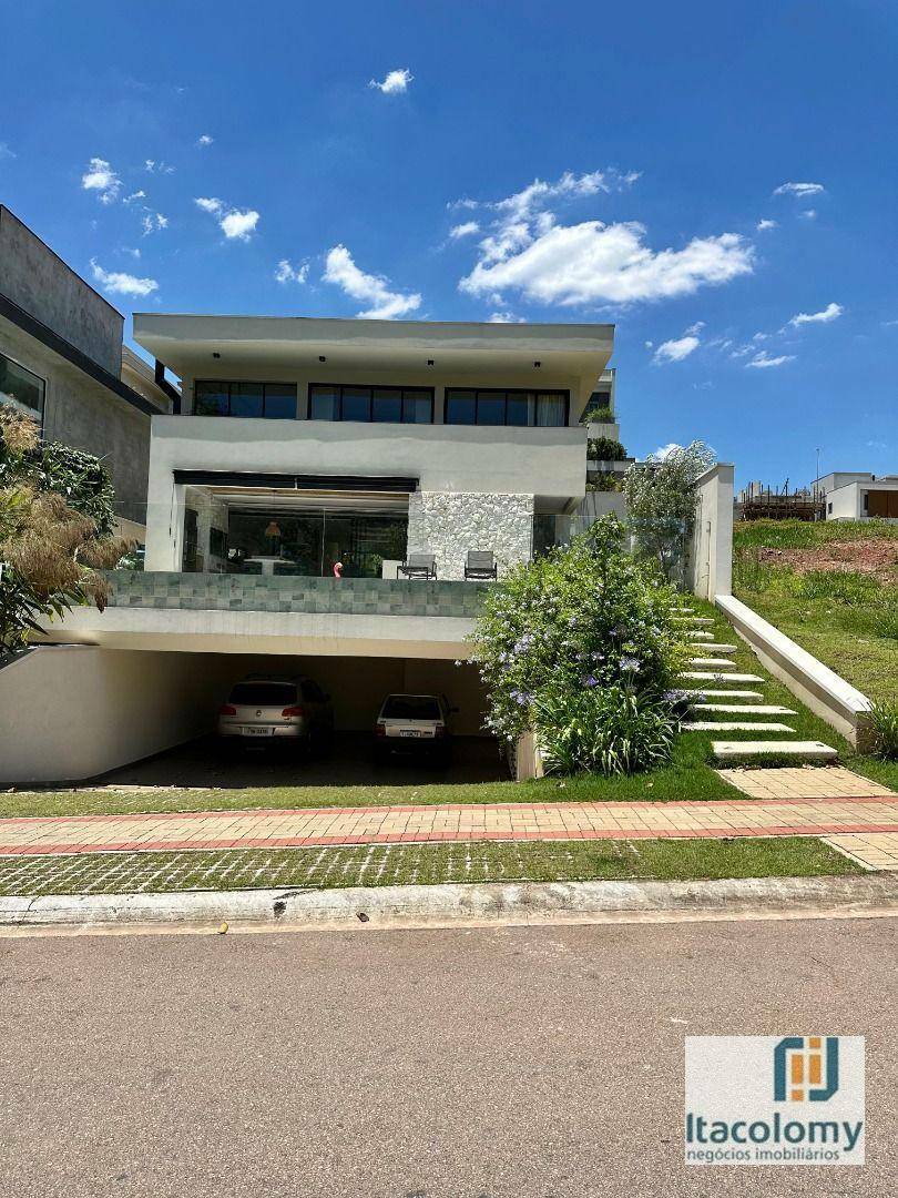 Casa de Condomínio à venda com 4 quartos, 390m² - Foto 1