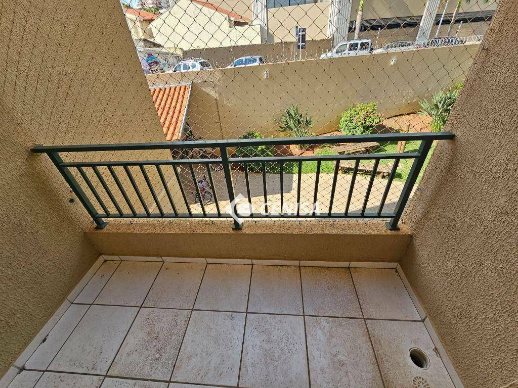 Apartamento à venda e aluguel com 2 quartos, 71m² - Foto 3