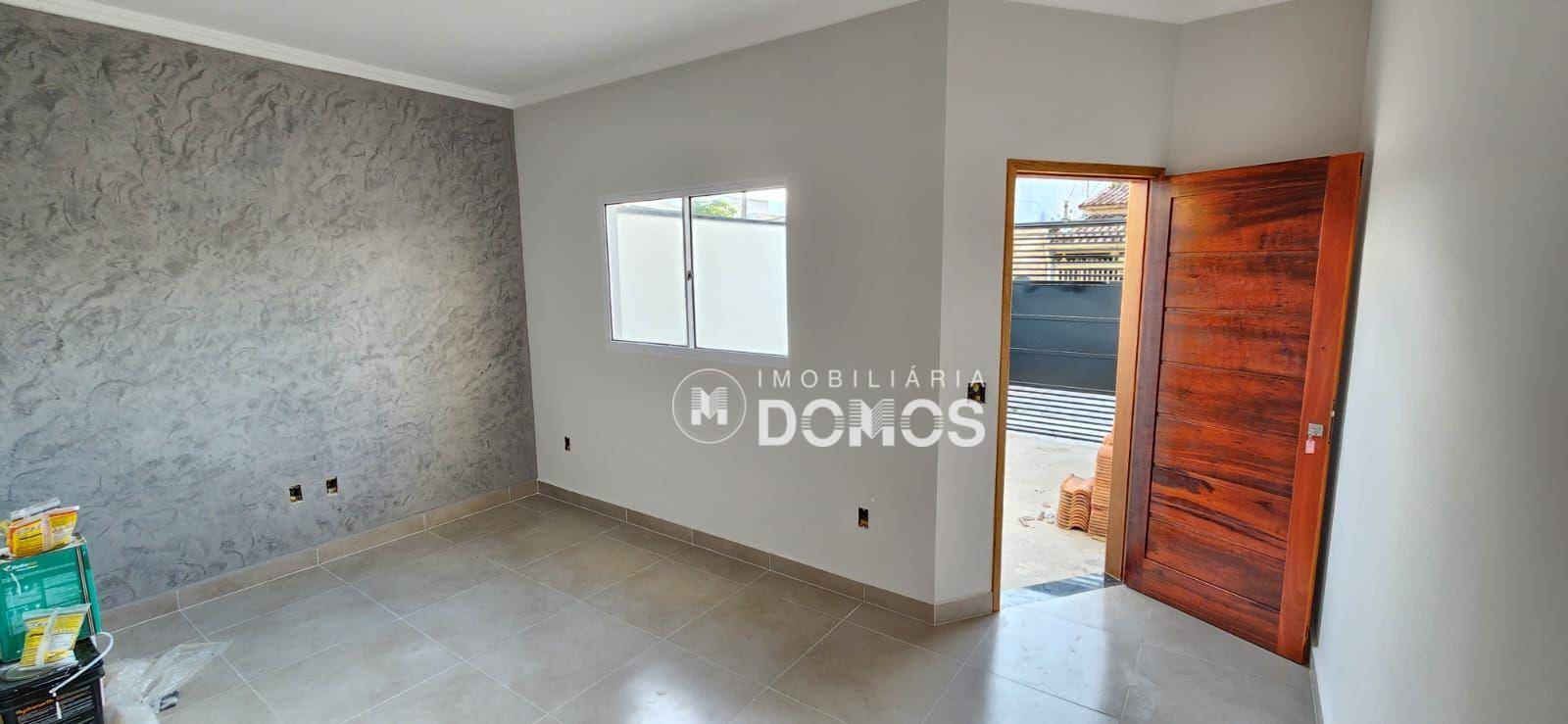 Casa à venda com 2 quartos, 80m² - Foto 1