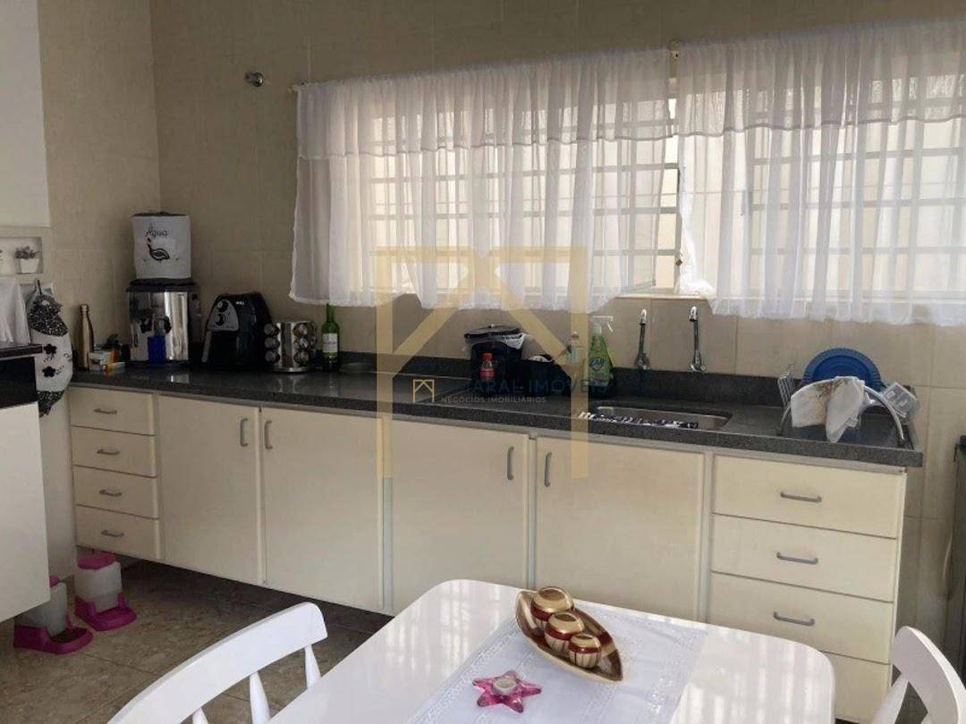 Casa à venda com 2 quartos, 146m² - Foto 5