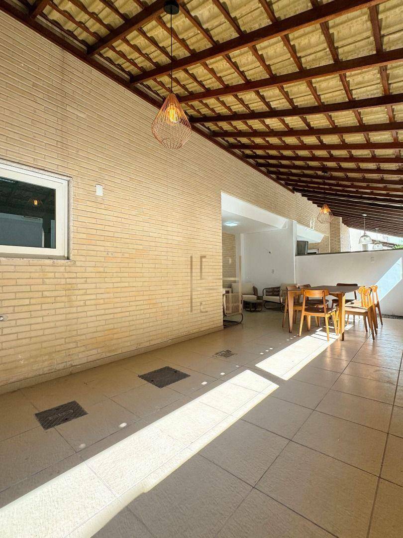 Casa de Condomínio à venda com 4 quartos, 230m² - Foto 5