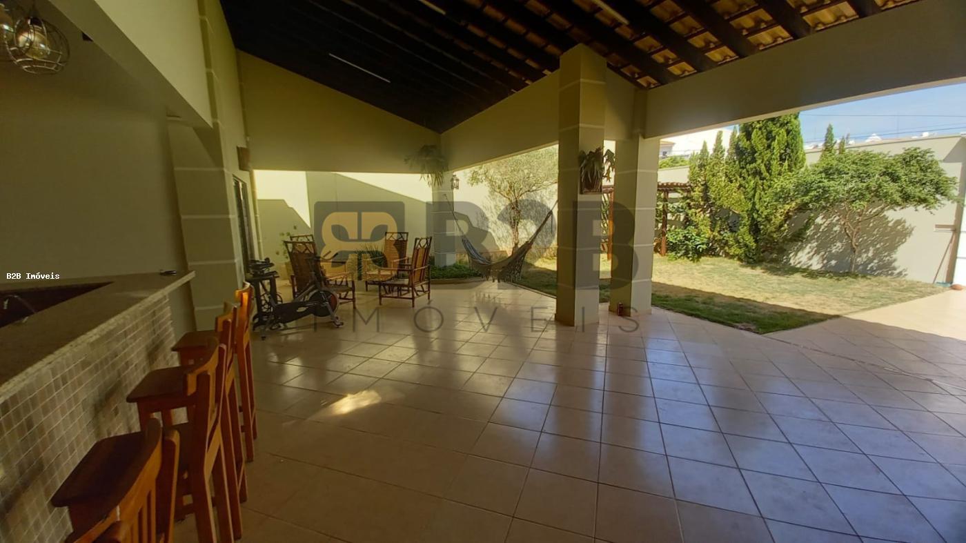 Casa à venda com 3 quartos, 260m² - Foto 7