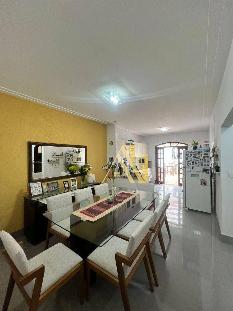 Casa à venda com 3 quartos, 235m² - Foto 17