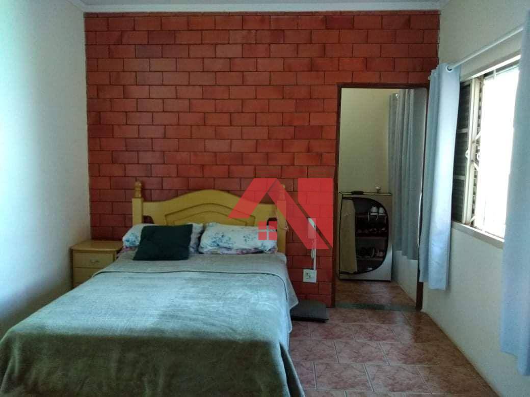 Casa à venda com 3 quartos, 200m² - Foto 7