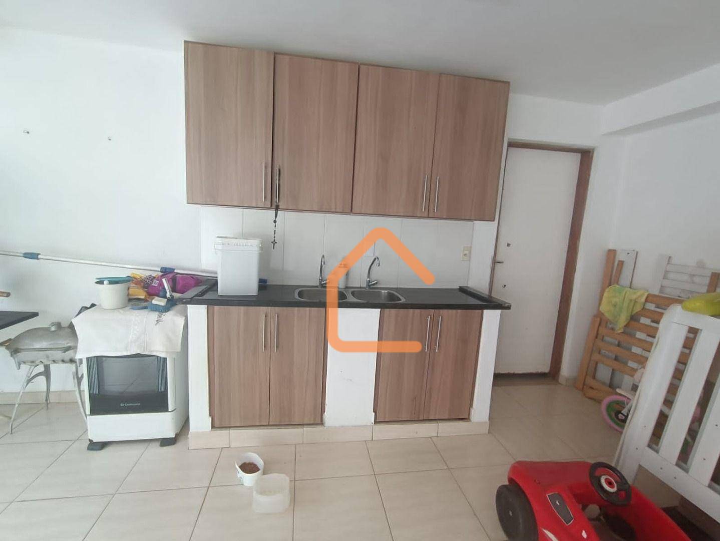 Casa à venda com 3 quartos, 240m² - Foto 10