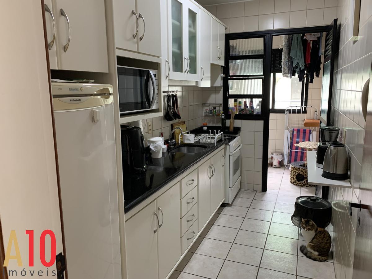 Apartamento à venda com 2 quartos, 71m² - Foto 9