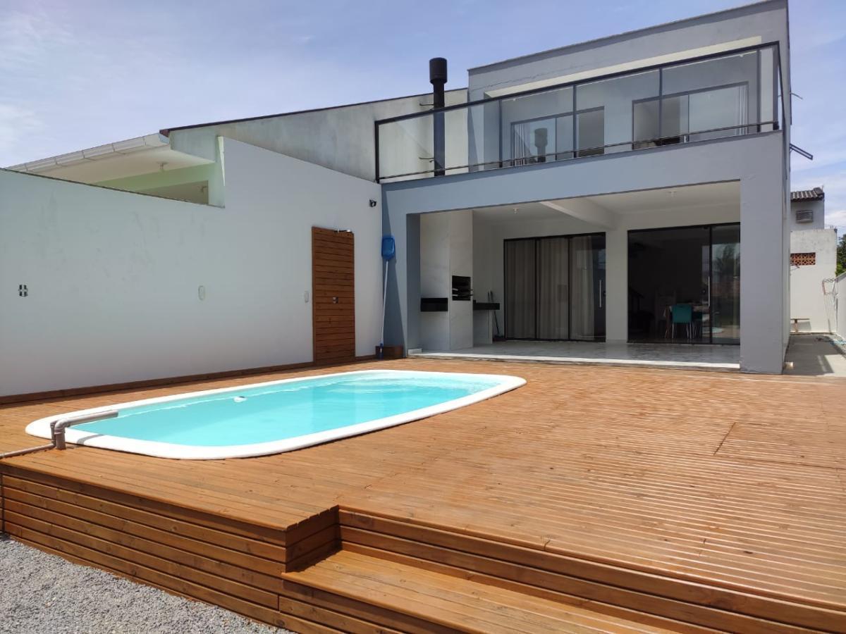 Casa à venda com 3 quartos, 210m² - Foto 1