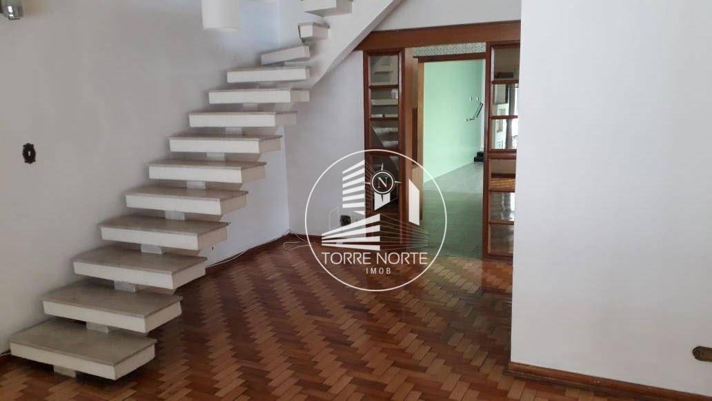 Sobrado à venda com 3 quartos, 181m² - Foto 1