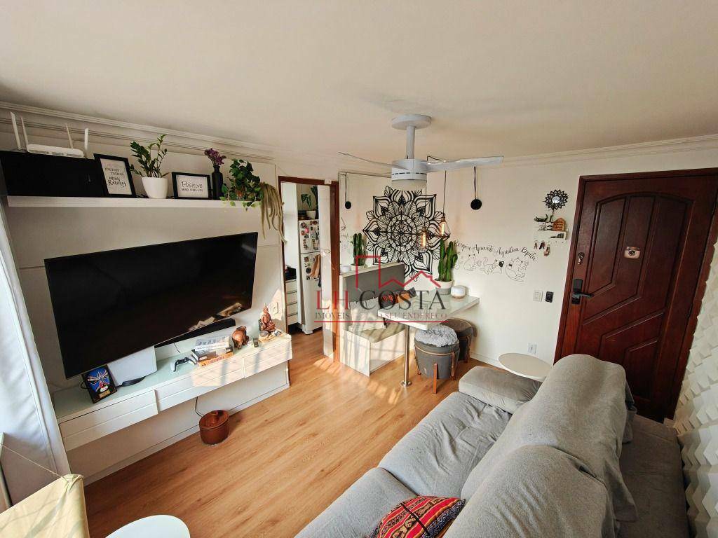 Apartamento à venda com 2 quartos, 60m² - Foto 1