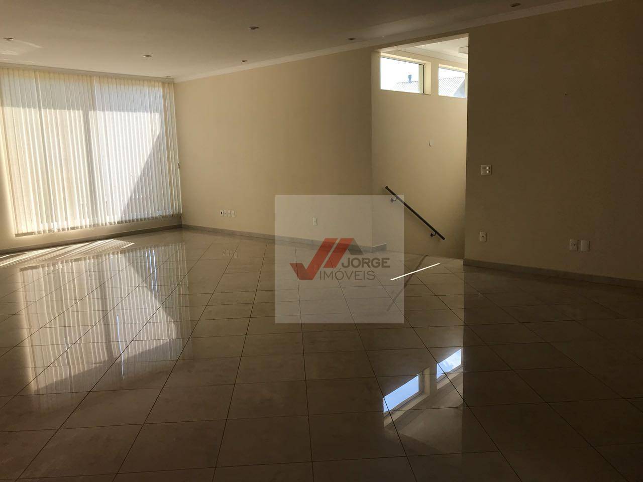 Casa à venda com 3 quartos, 325m² - Foto 5