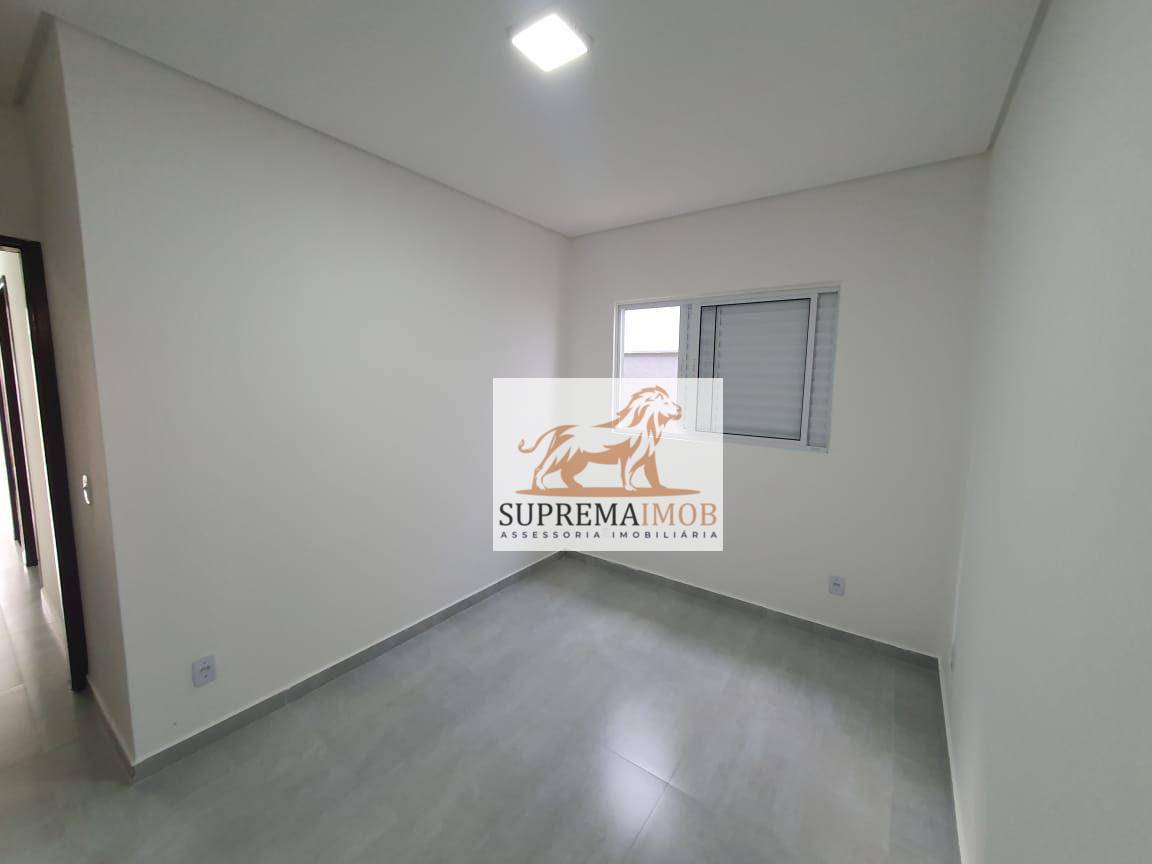 Casa à venda com 2 quartos, 56m² - Foto 1