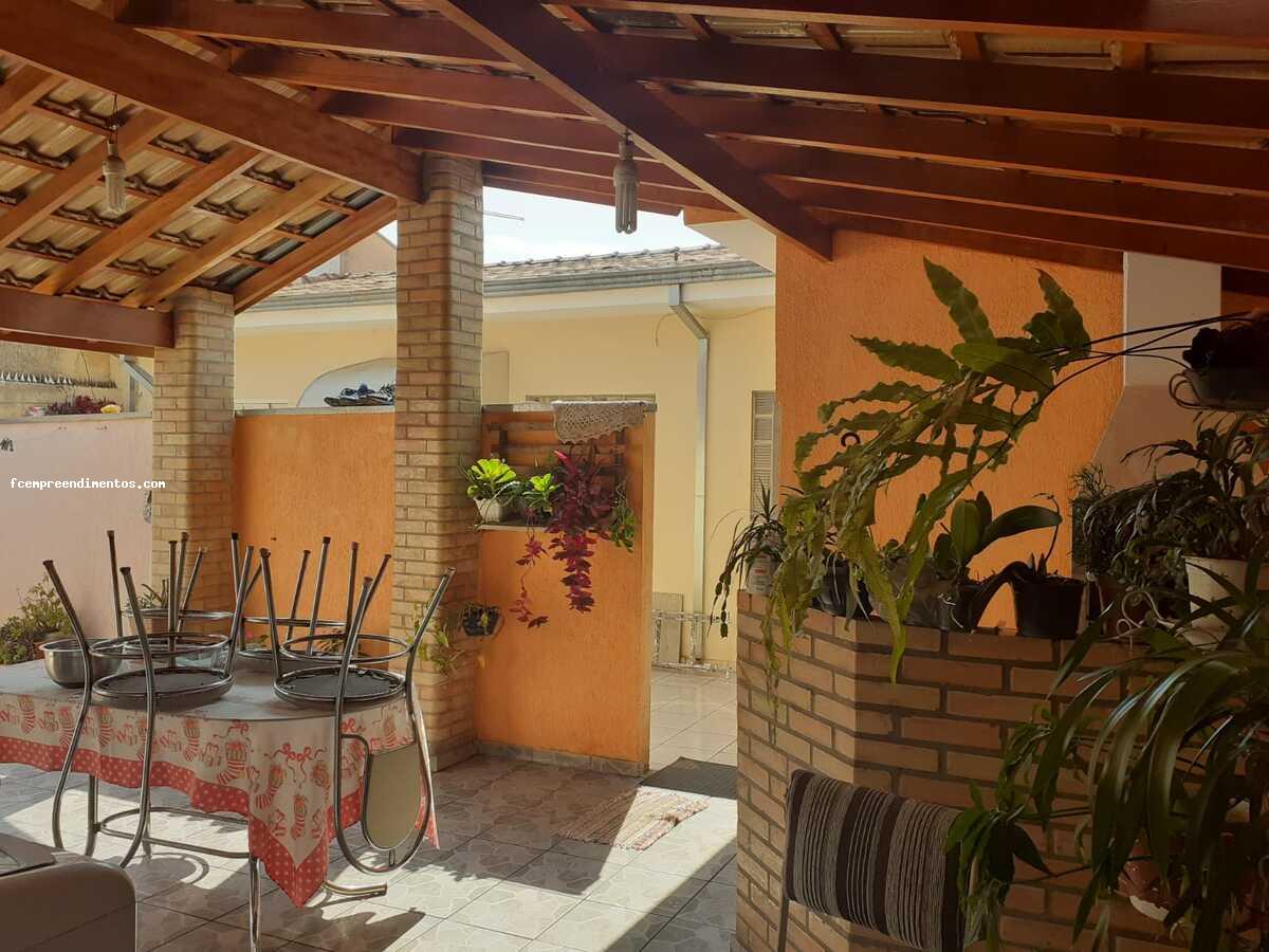 Casa à venda com 3 quartos, 250m² - Foto 11