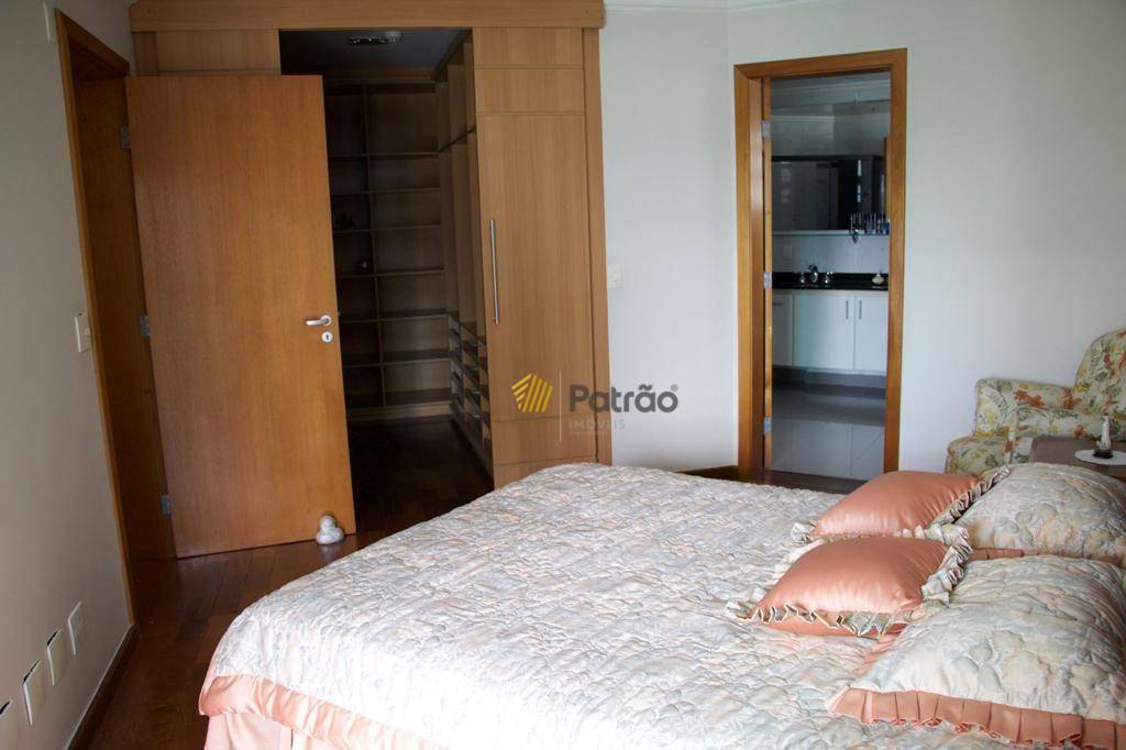 Apartamento à venda com 4 quartos, 215m² - Foto 8