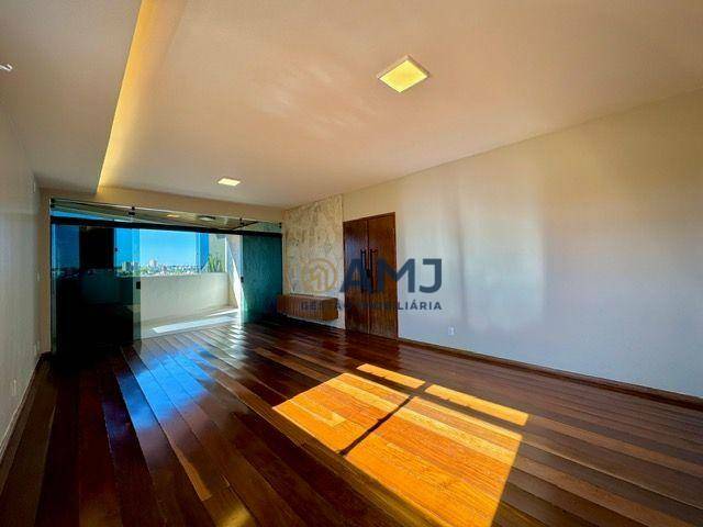 Apartamento à venda com 3 quartos, 197m² - Foto 5