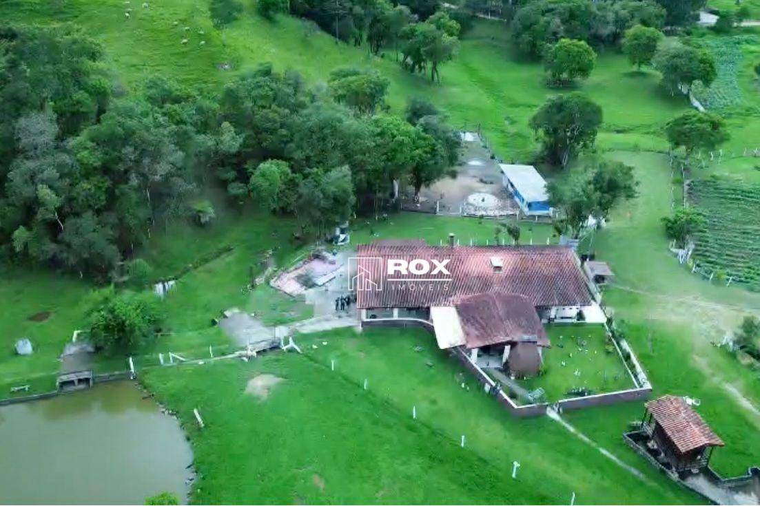 Chácara à venda com 6 quartos, 350m² - Foto 2
