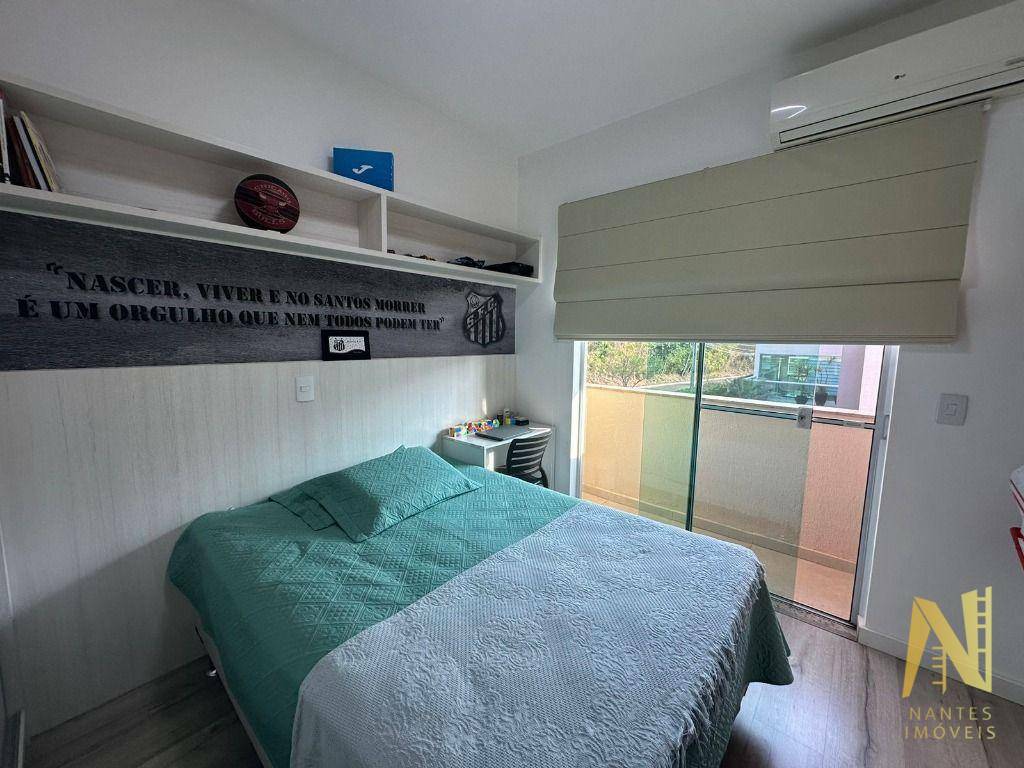 Casa de Condomínio à venda com 4 quartos, 234m² - Foto 13