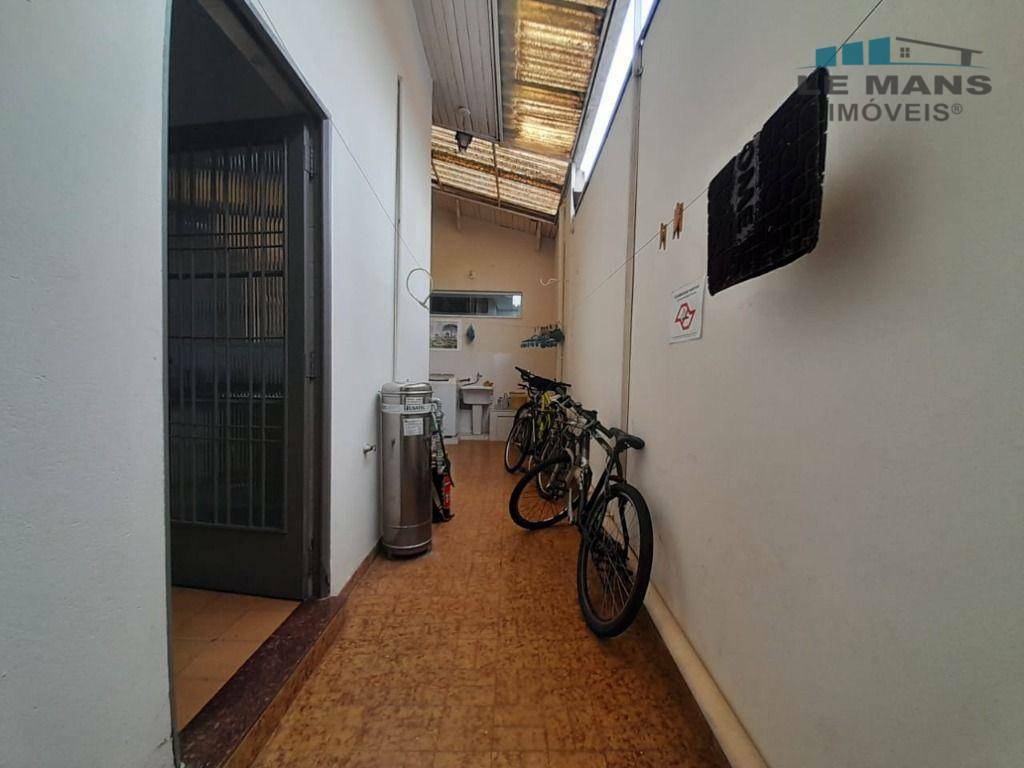 Casa à venda com 3 quartos, 220m² - Foto 23