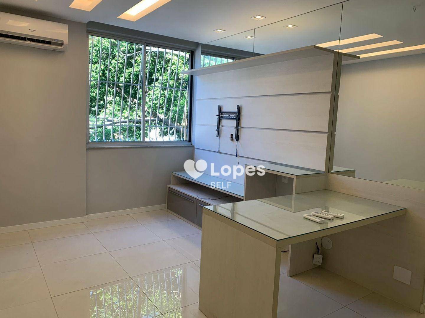 Apartamento à venda com 2 quartos, 80m² - Foto 2