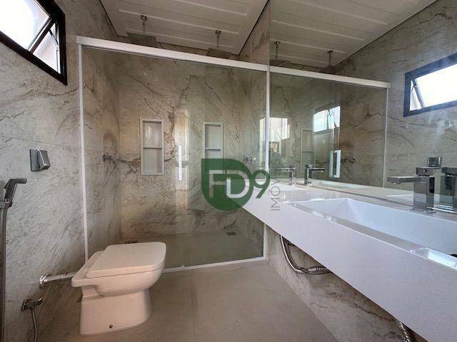 Casa de Condomínio para alugar com 3 quartos, 310m² - Foto 8