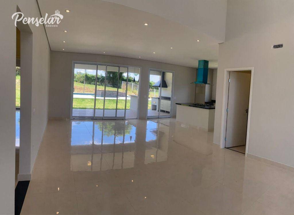 Casa de Condomínio à venda com 3 quartos, 254m² - Foto 2