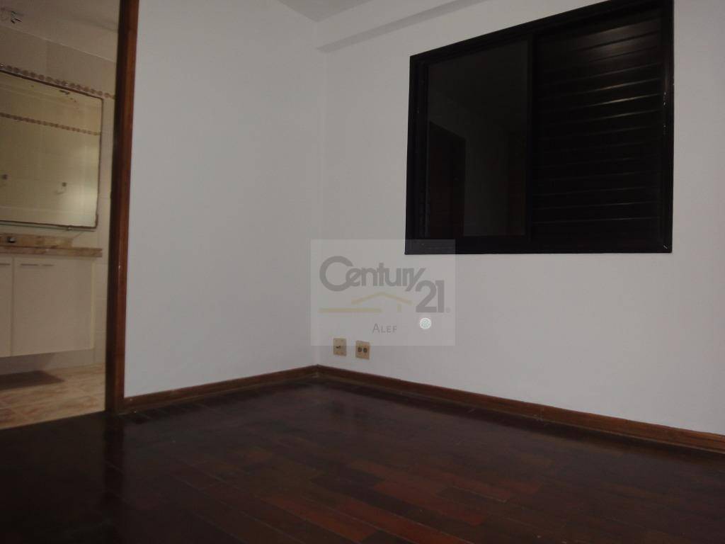 Apartamento para alugar com 3 quartos, 110m² - Foto 7