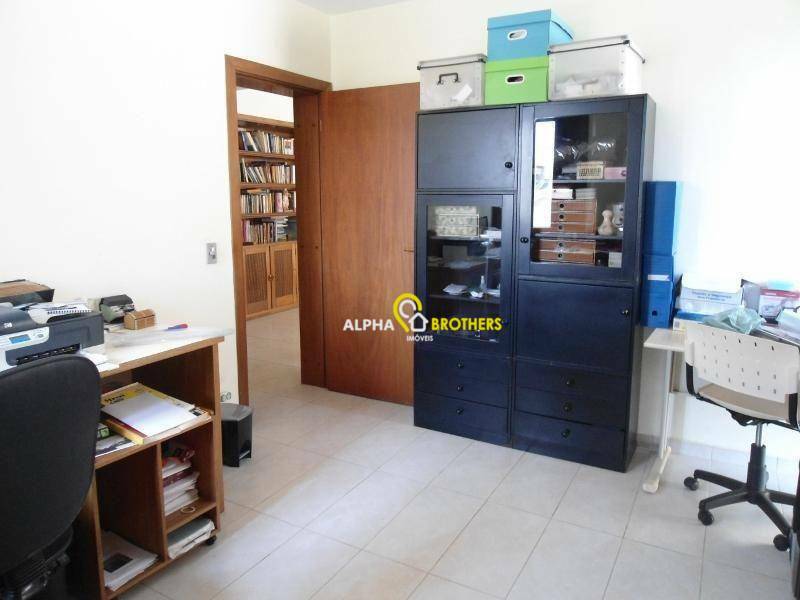 Casa de Condomínio à venda com 4 quartos, 400m² - Foto 16