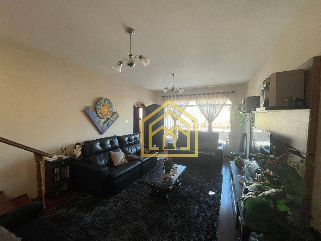 Sobrado à venda com 3 quartos, 253m² - Foto 2