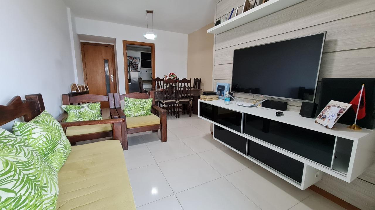 Apartamento à venda com 3 quartos, 74m² - Foto 2