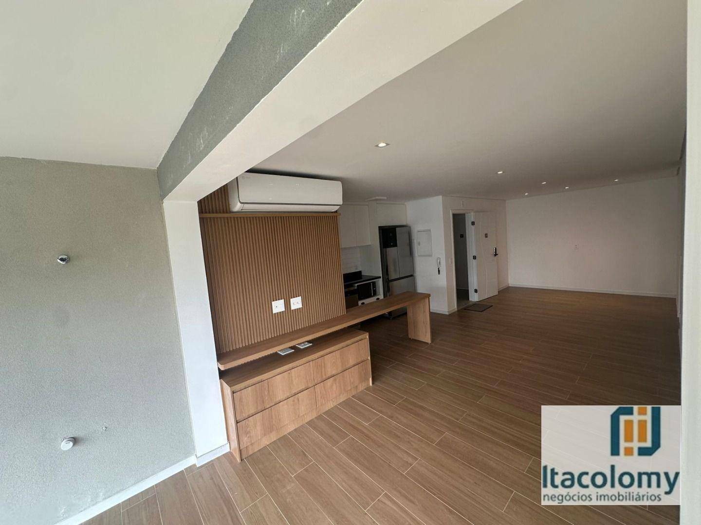 Apartamento para alugar com 3 quartos, 124m² - Foto 4