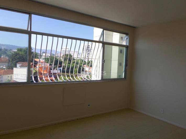 Apartamento à venda com 3 quartos, 111m² - Foto 6