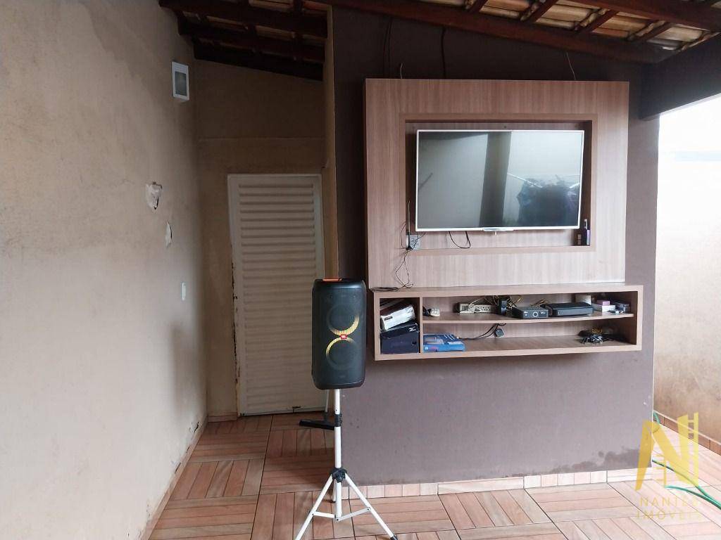 Casa à venda com 3 quartos, 90m² - Foto 13