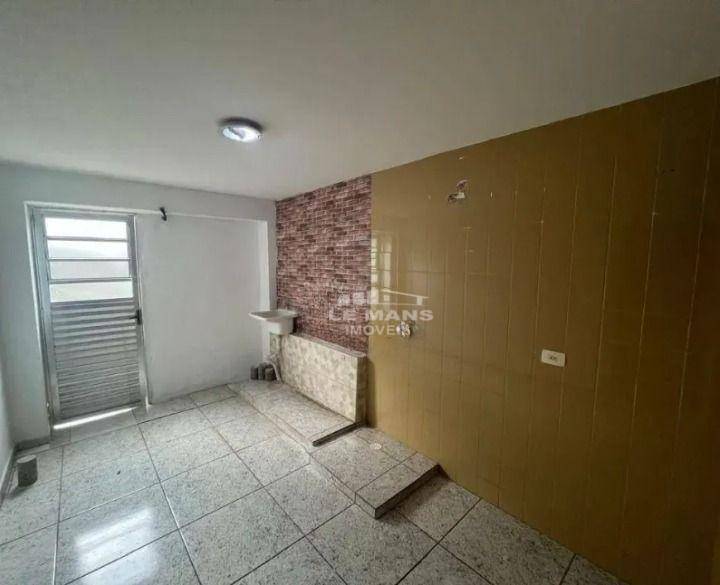 Casa para alugar com 3 quartos, 210m² - Foto 23