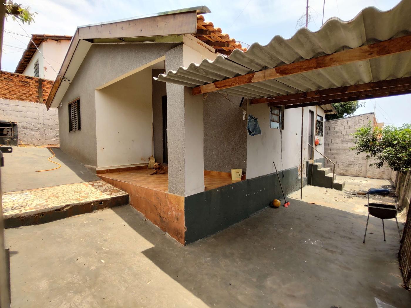 Casa à venda com 2 quartos, 264m² - Foto 7