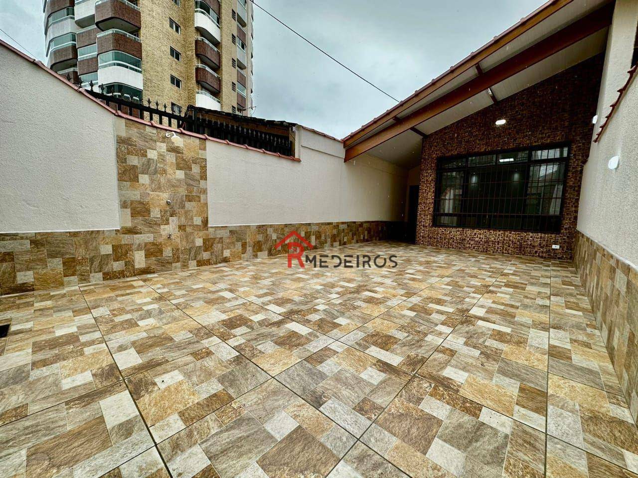 Casa à venda com 2 quartos, 80m² - Foto 1