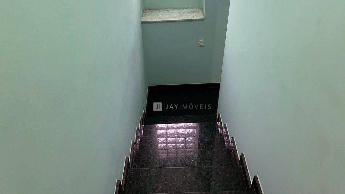 Sobrado à venda com 3 quartos, 220m² - Foto 4