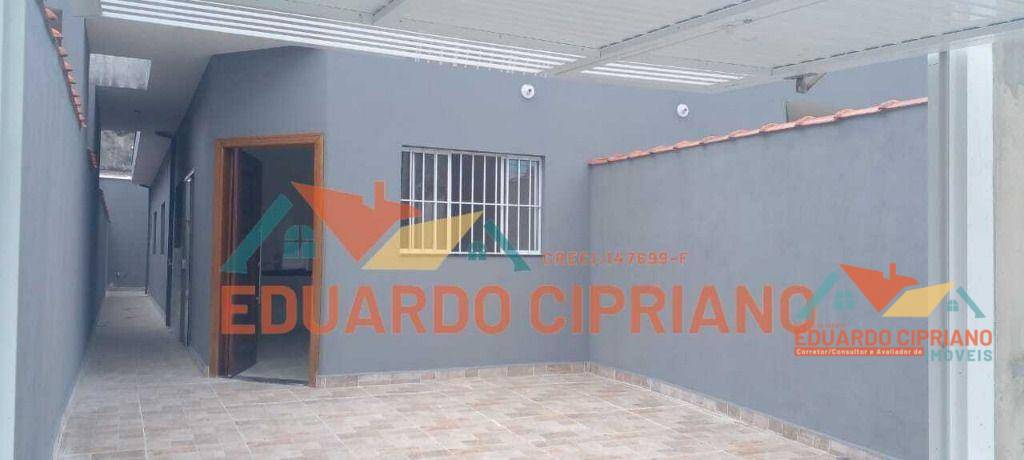 Casa à venda com 2 quartos, 69m² - Foto 1