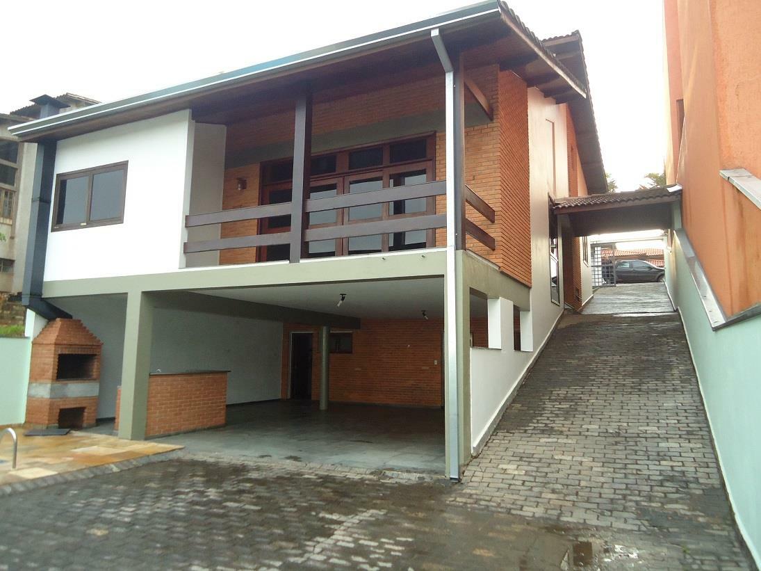 Casa de Condomínio para alugar com 3 quartos, 300m² - Foto 1