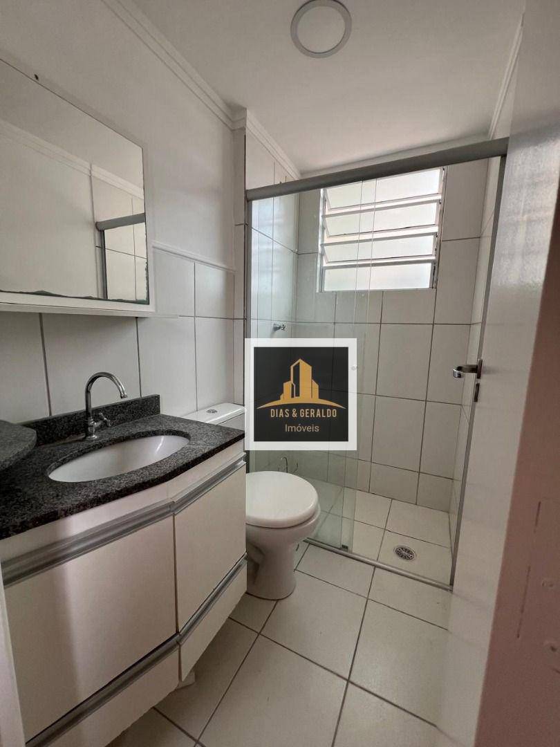 Apartamento para alugar com 3 quartos, 65m² - Foto 13