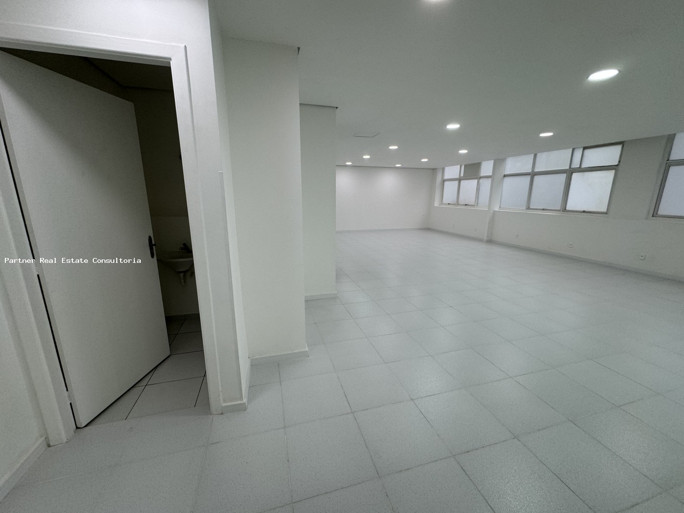 Conjunto Comercial-Sala à venda com 5 quartos, 195m² - Foto 9