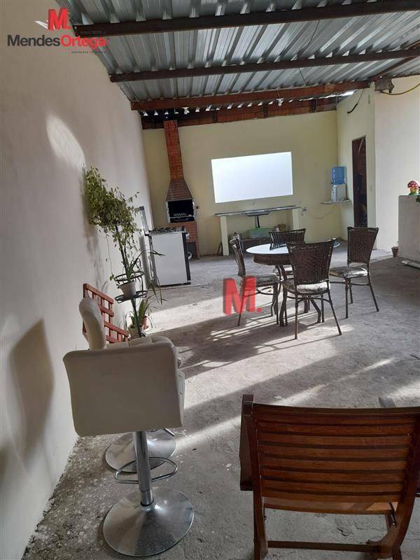 Casa à venda com 2 quartos, 300m² - Foto 13