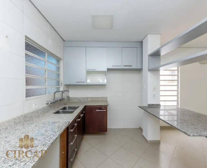 Sobrado à venda e aluguel com 3 quartos, 220m² - Foto 11