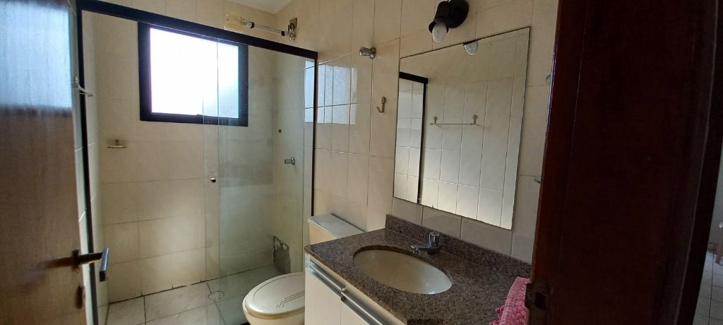 Apartamento para alugar com 2 quartos, 107m² - Foto 7